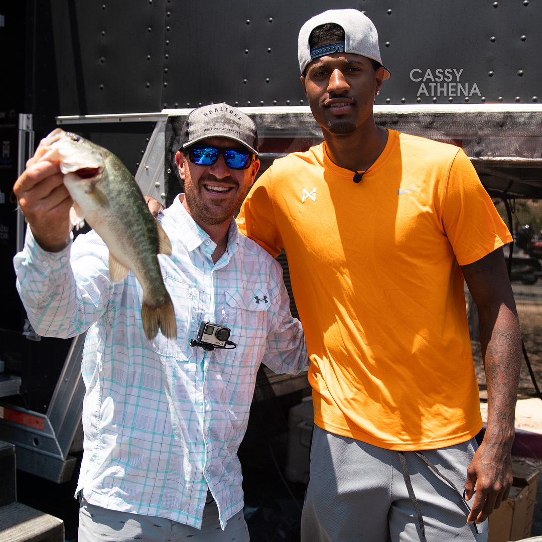 全国雪地橄榄球公开赛开赛 800余名运动员齐聚冰城