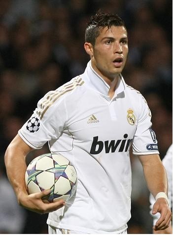 中超-卡扎伊什维利梅开二度 山东泰山战胜上海海港