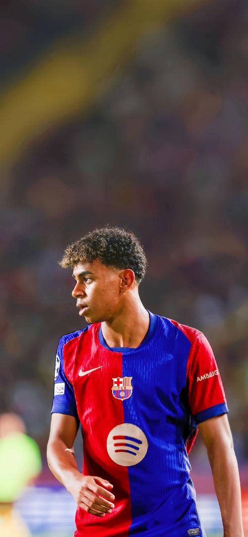 2025 赛季：华盛顿国民队新星伍德（James Wood）击出 490 英尺超远本垒打