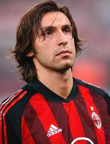 《女巨人游乐场》官方新截图：性感白丝狐妖践踏城市