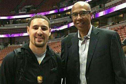 [流言板]崔永熙康复训练动态：目前在东莞篮球学校进行球场康复训练