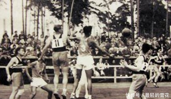 [NBA]布克31分 太阳力克尼克斯